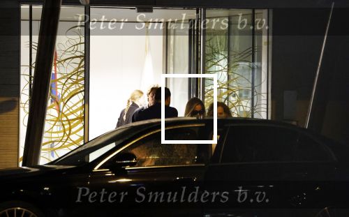 Schiphol - Amstelveen 16 oktober 2022
Andre Hazes en zijn nieuwe vriendin Sarah Sabil arriveren na hun eerste vakantie samen in Dubai bij de VIP op schiphol en daarna brengt taxi Sarah naar haar huis in Amstelveen.