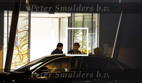 Schiphol - Amstelveen 16 oktober 2022
Andre Hazes en zijn nieuwe vriendin Sarah Sabil arriveren na hun eerste vakantie samen in Dubai bij de VIP op schiphol en daarna brengt taxi Sarah naar haar huis in Amstelveen.