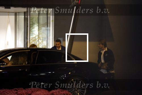 Schiphol - Amstelveen 16 oktober 2022
Andre Hazes en zijn nieuwe vriendin Sarah Sabil arriveren na hun eerste vakantie samen in Dubai bij de VIP op schiphol en daarna brengt taxi Sarah naar haar huis in Amstelveen.