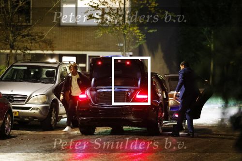 Schiphol - Amstelveen 16 oktober 2022
Andre Hazes en zijn nieuwe vriendin Sarah Sabil arriveren na hun eerste vakantie samen in Dubai bij de VIP op schiphol en daarna brengt taxi Sarah naar haar huis in Amstelveen.