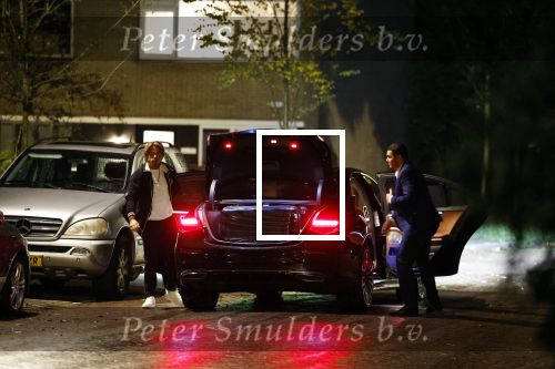 Schiphol - Amstelveen 16 oktober 2022
Andre Hazes en zijn nieuwe vriendin Sarah Sabil arriveren na hun eerste vakantie samen in Dubai bij de VIP op schiphol en daarna brengt taxi Sarah naar haar huis in Amstelveen.