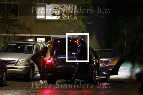 Schiphol - Amstelveen 16 oktober 2022
Andre Hazes en zijn nieuwe vriendin Sarah Sabil arriveren na hun eerste vakantie samen in Dubai bij de VIP op schiphol en daarna brengt taxi Sarah naar haar huis in Amstelveen.