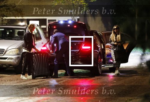 Schiphol - Amstelveen 16 oktober 2022
Andre Hazes en zijn nieuwe vriendin Sarah Sabil arriveren na hun eerste vakantie samen in Dubai bij de VIP op schiphol en daarna brengt taxi Sarah naar haar huis in Amstelveen.