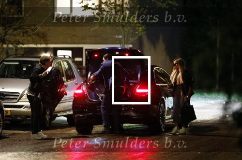 Schiphol - Amstelveen 16 oktober 2022
Andre Hazes en zijn nieuwe vriendin Sarah Sabil arriveren na hun eerste vakantie samen in Dubai bij de VIP op schiphol en daarna brengt taxi Sarah naar haar huis in Amstelveen.