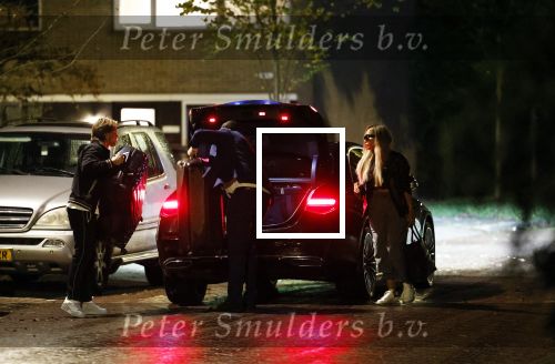 Schiphol - Amstelveen 16 oktober 2022
Andre Hazes en zijn nieuwe vriendin Sarah Sabil arriveren na hun eerste vakantie samen in Dubai bij de VIP op schiphol en daarna brengt taxi Sarah naar haar huis in Amstelveen.