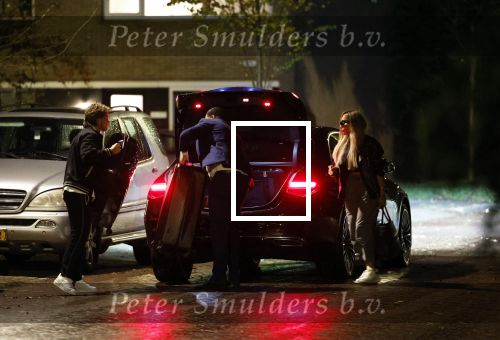 Schiphol - Amstelveen 16 oktober 2022
Andre Hazes en zijn nieuwe vriendin Sarah Sabil arriveren na hun eerste vakantie samen in Dubai bij de VIP op schiphol en daarna brengt taxi Sarah naar haar huis in Amstelveen.