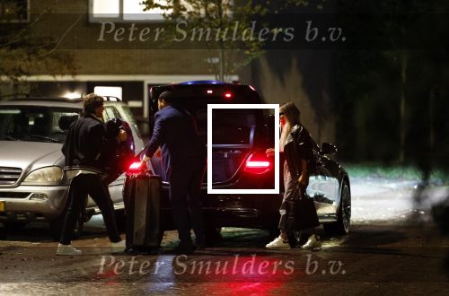 Schiphol - Amstelveen 16 oktober 2022
Andre Hazes en zijn nieuwe vriendin Sarah Sabil arriveren na hun eerste vakantie samen in Dubai bij de VIP op schiphol en daarna brengt taxi Sarah naar haar huis in Amstelveen.
