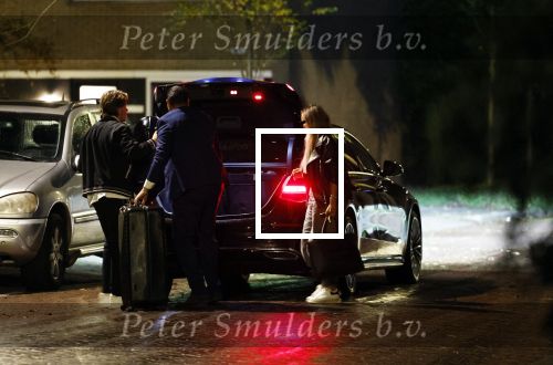 Schiphol - Amstelveen 16 oktober 2022
Andre Hazes en zijn nieuwe vriendin Sarah Sabil arriveren na hun eerste vakantie samen in Dubai bij de VIP op schiphol en daarna brengt taxi Sarah naar haar huis in Amstelveen.