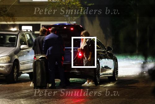 Schiphol - Amstelveen 16 oktober 2022
Andre Hazes en zijn nieuwe vriendin Sarah Sabil arriveren na hun eerste vakantie samen in Dubai bij de VIP op schiphol en daarna brengt taxi Sarah naar haar huis in Amstelveen.