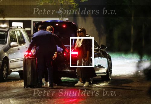 Schiphol - Amstelveen 16 oktober 2022
Andre Hazes en zijn nieuwe vriendin Sarah Sabil arriveren na hun eerste vakantie samen in Dubai bij de VIP op schiphol en daarna brengt taxi Sarah naar haar huis in Amstelveen.