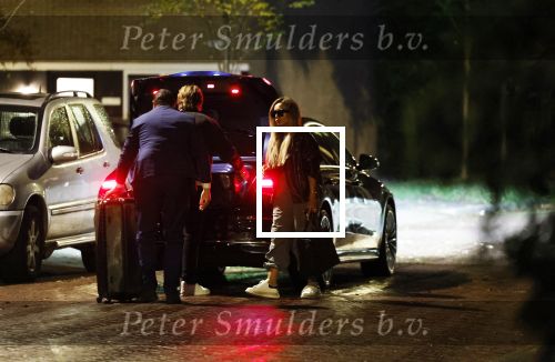 Schiphol - Amstelveen 16 oktober 2022
Andre Hazes en zijn nieuwe vriendin Sarah Sabil arriveren na hun eerste vakantie samen in Dubai bij de VIP op schiphol en daarna brengt taxi Sarah naar haar huis in Amstelveen.
