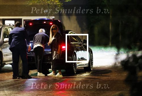Schiphol - Amstelveen 16 oktober 2022
Andre Hazes en zijn nieuwe vriendin Sarah Sabil arriveren na hun eerste vakantie samen in Dubai bij de VIP op schiphol en daarna brengt taxi Sarah naar haar huis in Amstelveen.