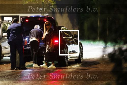 Schiphol - Amstelveen 16 oktober 2022
Andre Hazes en zijn nieuwe vriendin Sarah Sabil arriveren na hun eerste vakantie samen in Dubai bij de VIP op schiphol en daarna brengt taxi Sarah naar haar huis in Amstelveen.