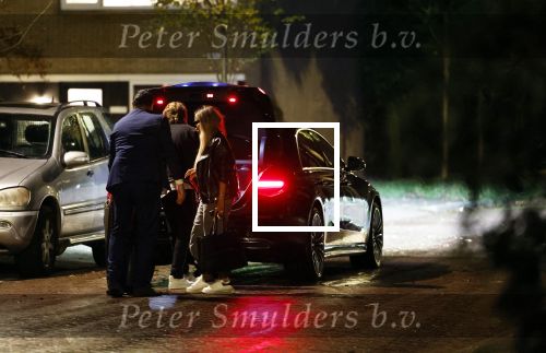 Schiphol - Amstelveen 16 oktober 2022
Andre Hazes en zijn nieuwe vriendin Sarah Sabil arriveren na hun eerste vakantie samen in Dubai bij de VIP op schiphol en daarna brengt taxi Sarah naar haar huis in Amstelveen.