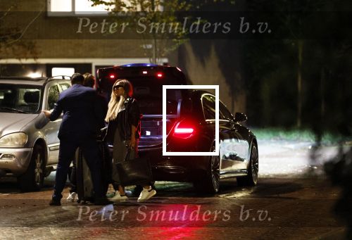 Schiphol - Amstelveen 16 oktober 2022
Andre Hazes en zijn nieuwe vriendin Sarah Sabil arriveren na hun eerste vakantie samen in Dubai bij de VIP op schiphol en daarna brengt taxi Sarah naar haar huis in Amstelveen.