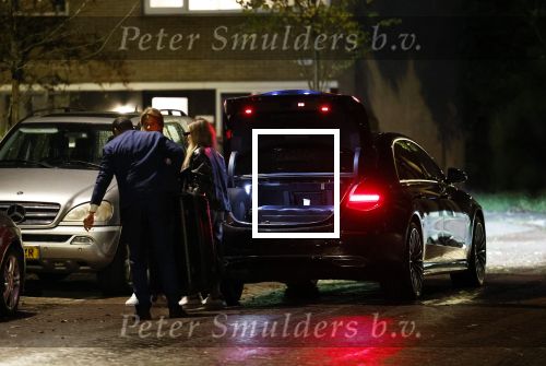 Schiphol - Amstelveen 16 oktober 2022
Andre Hazes en zijn nieuwe vriendin Sarah Sabil arriveren na hun eerste vakantie samen in Dubai bij de VIP op schiphol en daarna brengt taxi Sarah naar haar huis in Amstelveen.