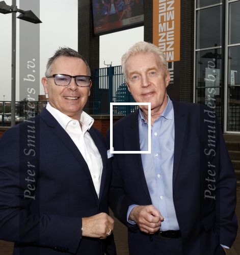 Zaandam 30 oktober 2022
Premiere zo vader zo zoon van Jon v Eerd in het zaantheater. Andre v Duin met partner Fernando