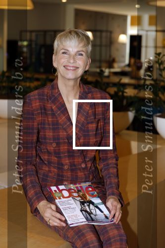 Hoofddorp 25 oktober 2022
Anita Witzier onthult de cover van Libelle . Holmar Mulder doet de presentatie.