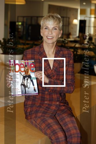 Hoofddorp 25 oktober 2022
Anita Witzier onthult de cover van Libelle . Holmar Mulder doet de presentatie.