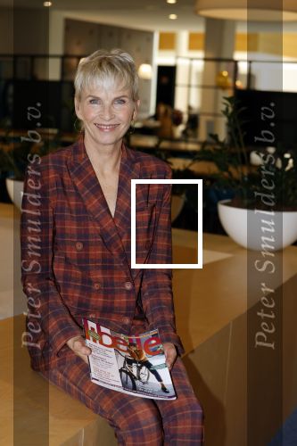 Hoofddorp 25 oktober 2022
Anita Witzier onthult de cover van Libelle . Holmar Mulder doet de presentatie.