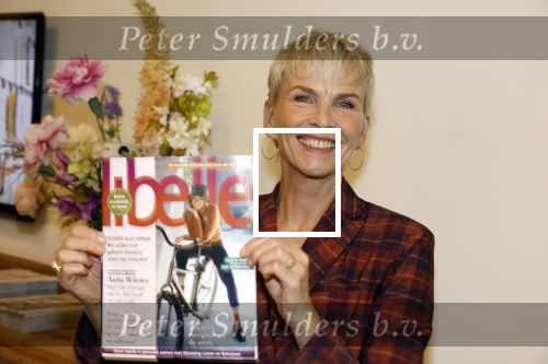 Hoofddorp 25 oktober 2022
Anita Witzier onthult de cover van Libelle . Holmar Mulder doet de presentatie.