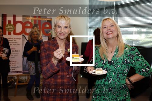 Hoofddorp 25 oktober 2022
Anita Witzier onthult de cover van Libelle . Holmar Mulder doet de presentatie.