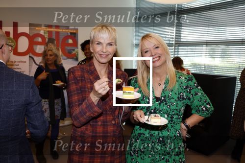 Hoofddorp 25 oktober 2022
Anita Witzier onthult de cover van Libelle . Holmar Mulder doet de presentatie.
