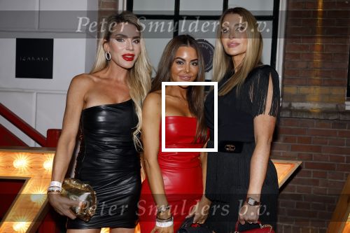 Amsterdam 10 november 2022
10 jarig bestaan van Izakaya.
Anna Sophia v Zweden met Lindsay v d Looij en ..