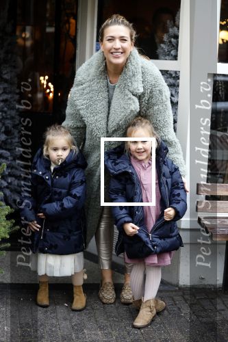 Amsterdam 9 november 2022
Presentatie kledinglijn  Iris Zeilstra bij restaurant de Luwte. Bo Wilkes met haar kinderen