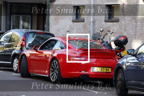 Amsterdam 26 oktober 2022
Bram Moszkowicz in zijn rode porsche 911 in Amsterdam centrum.
