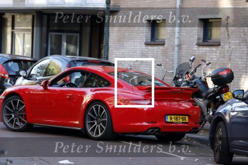 Amsterdam 26 oktober 2022
Bram Moszkowicz in zijn rode porsche 911 in Amsterdam centrum.