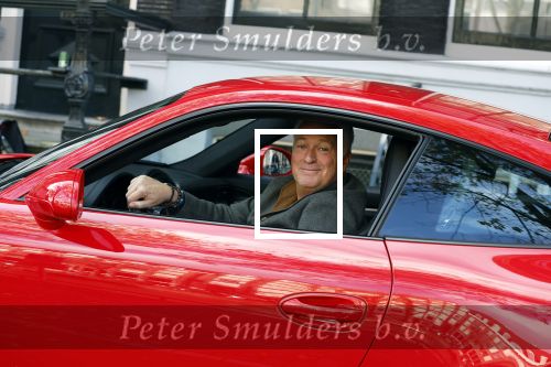 Amsterdam 26 oktober 2022
Bram Moszkowicz in zijn rode porsche 911 in Amsterdam centrum.