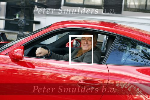 Amsterdam 26 oktober 2022
Bram Moszkowicz in zijn rode porsche 911 in Amsterdam centrum.