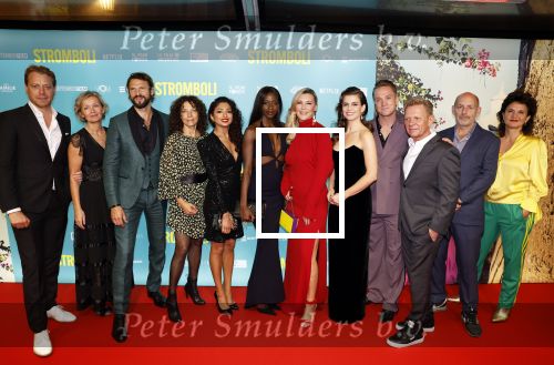Amsterdam 31 oktober 2022
Premiere Stromboli in Tuschinski.
Mark v Eeuwen  Paula v d Oest  Alain de Levita nen cast met oa Elise Schaap Pieter Embrechts Christian Hilborg Neerja Naik Taz Munyanez . OOk op de foto Saskia Noort Michiel v Erp en Roos Ouwehand