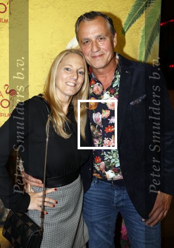 Rotterdam 7 november 2022
Premiere Casa Coco met oa Gerard Cox Joke Bruijs Loes Luca Katja Schuurman Frederique Spigt Bruni Heinke Oscar Aerts Chris Tates Richard Groenendijk en Pamela Teves. Chris tates met partner