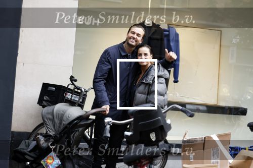 Amsterdam 15 oktober 2022
Dave Roelvink aan het wandelen op de pc Hooftstraat samen met zijn moeder Lucienne Kenter