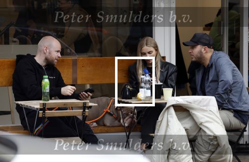 Amsterdam 29 oktober 2022
Davy Klaassen met zijn hond op terras.