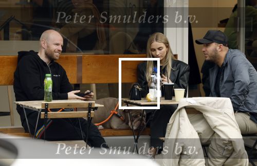 Amsterdam 29 oktober 2022
Davy Klaassen met zijn hond op terras.