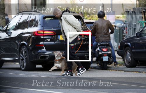 Amsterdam 29 oktober 2022
Davy Klaassen met zijn hond op terras.