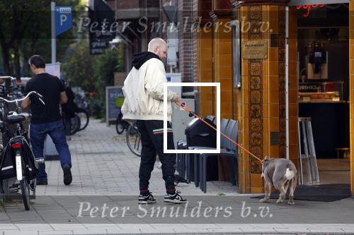 Amsterdam 29 oktober 2022
Davy Klaassen met zijn hond op terras.