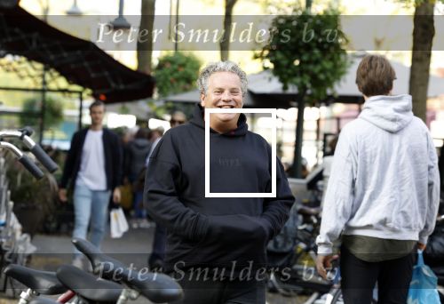 Amsterdam 31 oktober 2022
Dirk Zeelenberg met een kennis in Amsterdam zuid.
