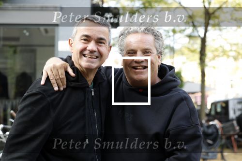 Amsterdam 31 oktober 2022
Dirk Zeelenberg met een kennis in Amsterdam zuid.