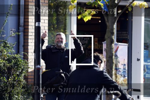 Amsterdam 26 oktober 2022
Bram Moszkowicz in zijn rode porsche 911 in Amsterdam centrum.