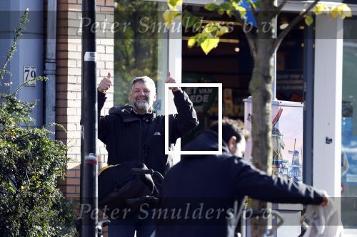 Amsterdam 26 oktober 2022
Bram Moszkowicz in zijn rode porsche 911 in Amsterdam centrum.