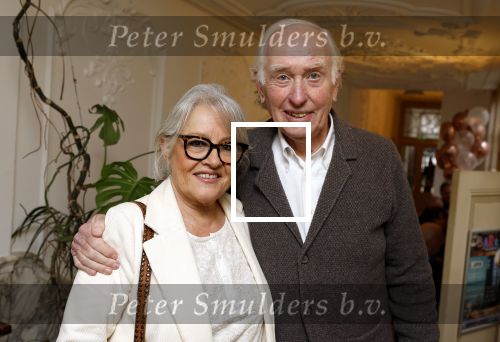 Amsterdam 17 november 2022
In theater Betty Asfalt viert Annemarie Oster haar 80e verjaardag .