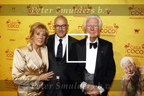 Rotterdam 7 november 2022
Premiere Casa Coco met oa Gerard Cox Joke Bruijs Loes Luca Katja Schuurman Frederique Spigt Bruni Heinke Oscar Aerts Chris Tates Richard Groenendijk en Pamela Teves. Gerard Cox Joke Bruijs en Aboutaleb