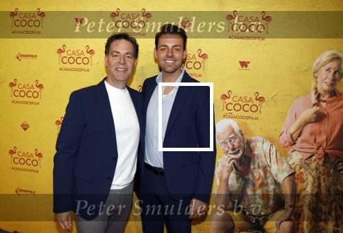 Rotterdam 7 november 2022
Premiere Casa Coco met oa Gerard Cox Joke Bruijs Loes Luca Katja Schuurman Frederique Spigt Bruni Heinke Oscar Aerts Chris Tates Richard Groenendijk en Pamela Teves. havenzangers