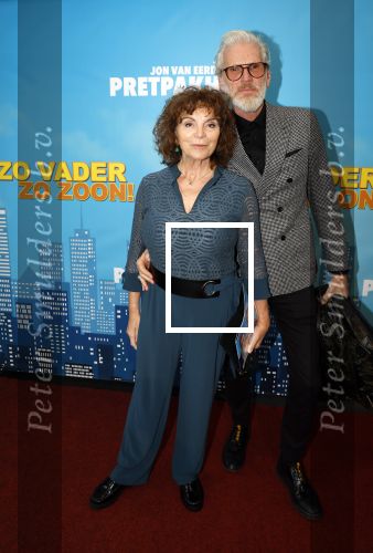 Zaandam 30 oktober 2022
Premiere zo vader zo zoon van Jon v Eerd in het zaantheater. Henriette Tol met partner Rob Snoek