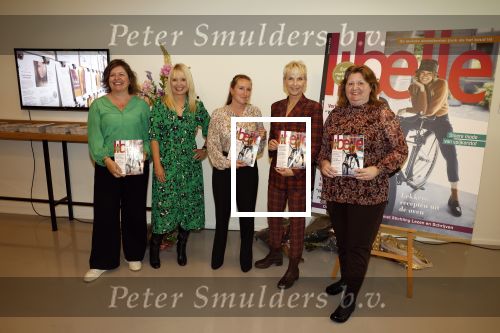 Hoofddorp 25 oktober 2022
Anita Witzier onthult de cover van Libelle . Holmar Mulder doet de presentatie.