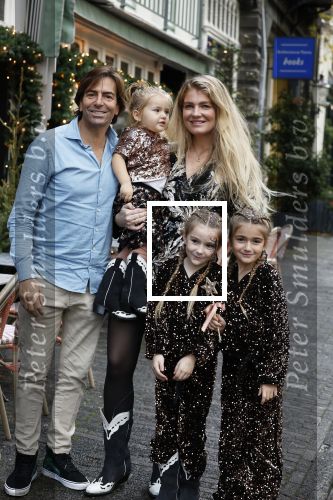 Amsterdam 9 november 2022
Presentatie kledinglijn  Iris Zeilstra bij restaurant de Luwte. Iris met man en hun kinderen